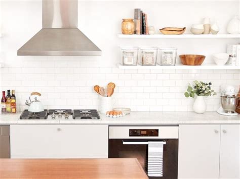 Idee Mensole Cucina Moderna Ordine E Originalit