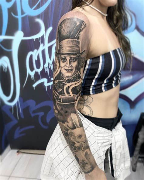 Tatuagem de Alice no País das Maravilhas 35 referências para te