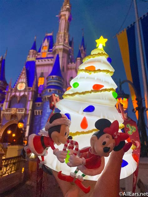 Photos Go On A 2020 Walt Disney World Christmas Tree Tour Allears Net