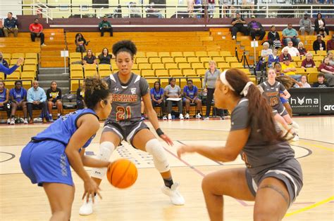 Erskine Women S Basketball Late Runs Sends Barton Past Fleet