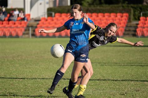 2022 FQPL SNR WOMEN RD6 SWQ THUNDER FC VS LOGAN LIGHTNING Flickr