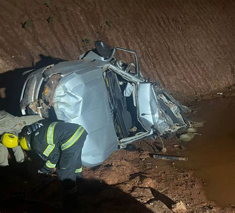 Homem morre após veículo cair de obra do viaduto na BR 020 em Formosa