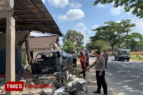 Kecelakaan Lalu Lintas Di Jalur Utama Blitar Kediri Bapak Anak