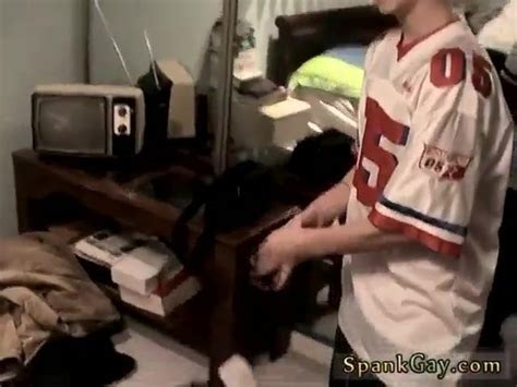 Vídeos gay de Chico en gangbang gratis xHamster