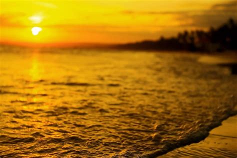Premium Photo Waves On The Beach In The Tropics