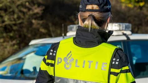 Almelose Politieagente Bedreigt Medewerker Instelling Met De Dood Nu