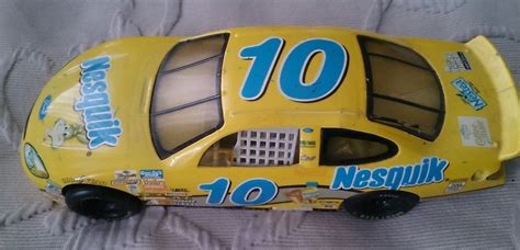 1999 Nascar Racing Die Cast Nesquik 10 Race Car Yellow Metal 85 Long