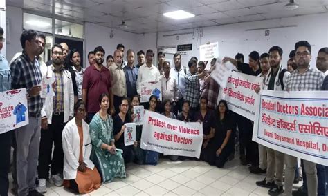 Virodh Divas Delhi Doctors Hold Black Badge Protest On Violence Against Doctors