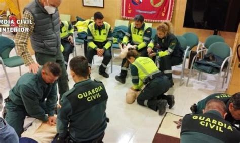 Un Guardia Civil Fuera De Servicio En Inca Salva La Vida A Su Vecino