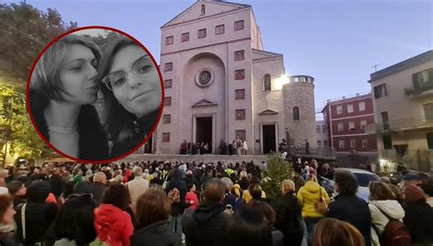 Strage Nuoro Fissati I Funerali Di Moglie E Figli Di Roberto Gleboni E