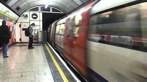 Jubilee Line Train Roars Into Baker Street Station Youtube