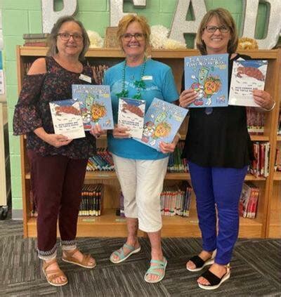 Second Graders In Baldwin County Receive Linda B Schmitz Spangrud S