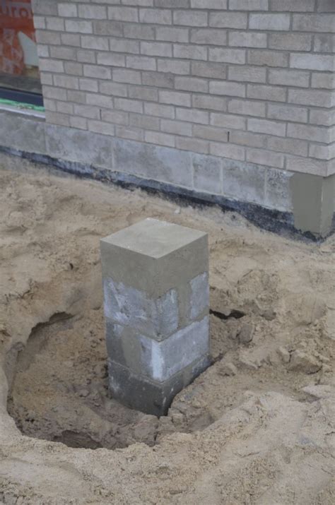 Основание под столбик закончено