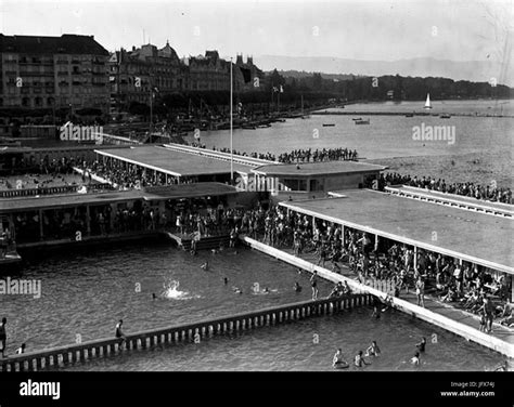 Bains Des Pâquis Genève Septembre 1932 Stock Photo Alamy