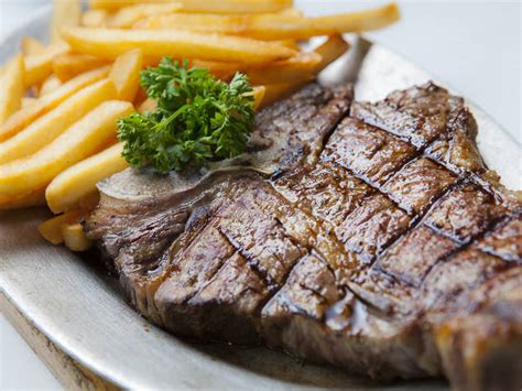 Best Steakhouses in Los Angeles for Business Meetings and Dates