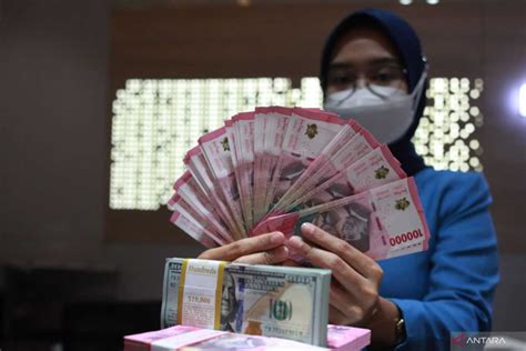 Pelemahan Rupiah Mulai Berdampak Ke Industri Koran Jakarta