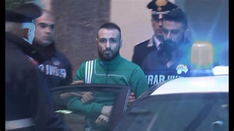 Napoli Strinse Mano A Gioielliere Arrestato Rapinatore Evaso