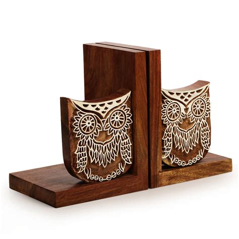 Exclusivelane Wooden Hand Engraved Owl Book End In Sheesham Wood At Rs