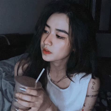 Hot Girl Qu Th Ng Tr N Show H N H Khoe D Ng Nh D Nh Ng I P Vi T Gi I Tr