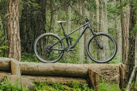 Norco Fluid Fs Carbon Trail Bike Goes G Lighter Than Alloy