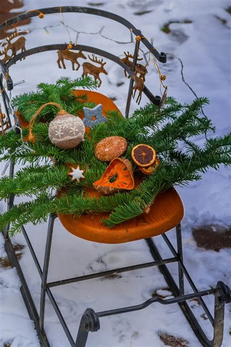 Ideen für schöne Deko mit Schlitten Romantik pur im Winter