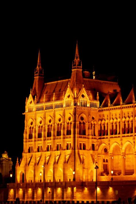 Budapest Hungr A 05 29 Edificio H Ngaro Del Parlamento 2019 Noche