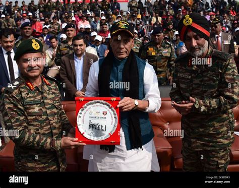 Srinagar India October 27 Defence Minister Rajnath Singh With Northern Army Commander Lt