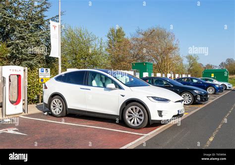 Elektrisches Tesla X Fotos Und Bildmaterial In Hoher Auflösung Alamy