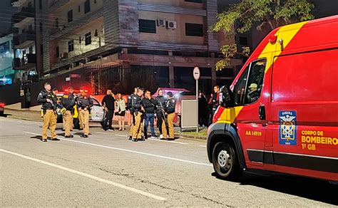 Curitiba Suspeito De Atirar Contra Dupla Na Sa Da De Balada Preso