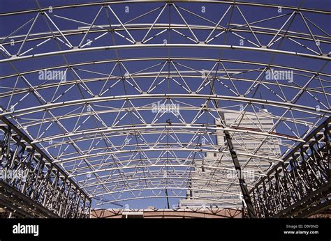 Steel roof trusses hi-res stock photography and images - Alamy