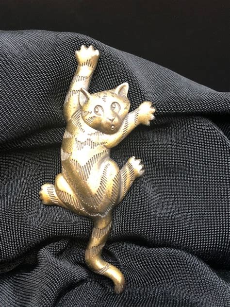 Jj Vintage Cat Pin Gem