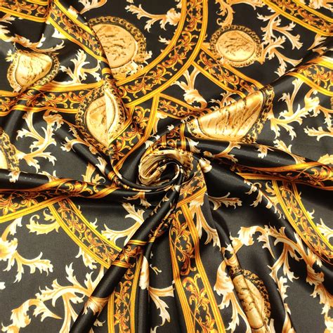 Tessuto Satin Elasticizzato A Fantasia Motivo Floreale Barocco Oro