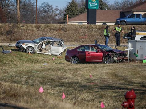 2 Dead 1 Critically Injured In High Speed Crash Crystal Lake Il Patch