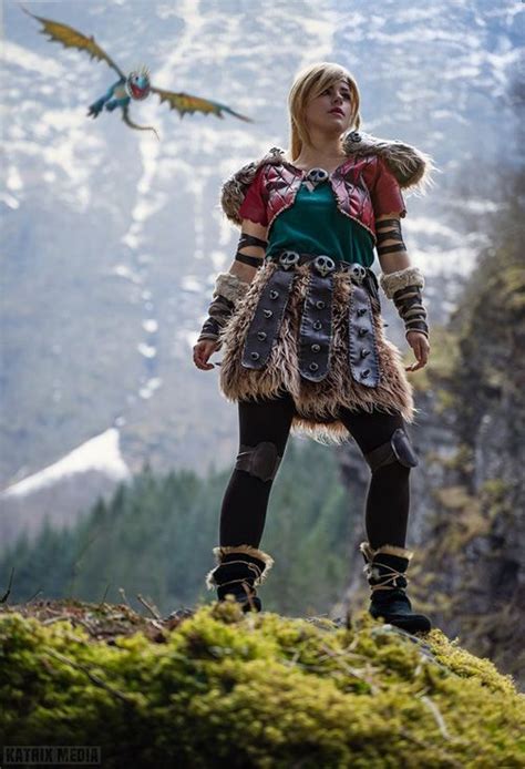 Astrid From How To Train Your Dragon Cosplay Astrid Cosplay How Train Your Dragon How To