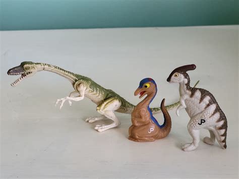 Vintage 1993 Jurassic Park Dinosaurs Hatchlings Miniatures Action