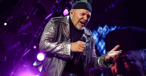 Vasco Rossi è il KOMandante che vive e lotta per noi a San Siro contro