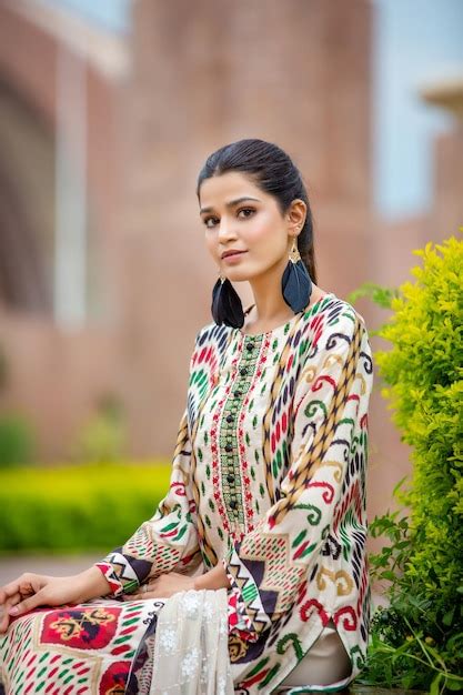 Premium Photo Cute Girl Wearing Traditional Desi Dress For Photoshoot