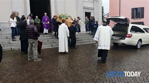 Basilica Di San Nicol Gremita Per L Ultimo Saluto A Marco Deriu