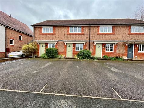 Clover Way Newton Abbot Tq12 2 Bed Terraced House For Sale £250 000