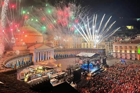 Napoli Donna Uccisa Da Proiettile Vagante A Capodanno Fermato Il