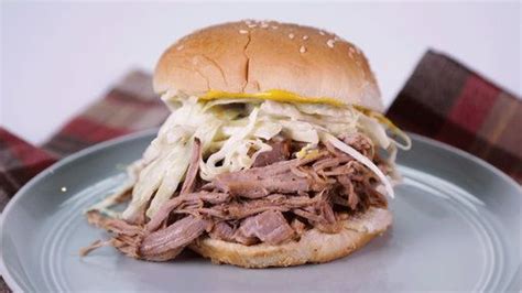 How To Make Trisha Yearwood S Slow Cooker Georgia Pulled Pork Barbecue