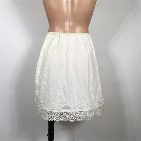 Formfit Rogers Nylon Mini Slip With Ecru Lace Vintage Gem