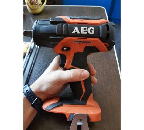 Бесщеточный импульсный гайковерт AEG BSS18C12ZBL-0 4935459426 ...