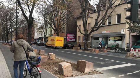 Königsteiner Straße Zum Ferienende war der Asphalt fest