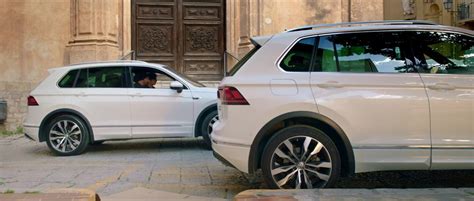 Imcdb Org Volkswagen Tiguan Ii Typ Ad In Un Pugno Di Amici