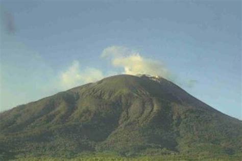 Badan Geologi Gempa Hembusan Gunung Ile Lewotolok Meningkat Antara