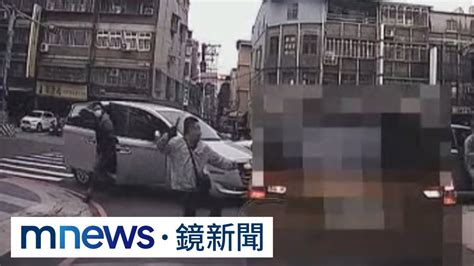 警一路跟監趁紅燈包夾圍捕 嫌拒捕警連開7槍｜鏡新聞 Youtube