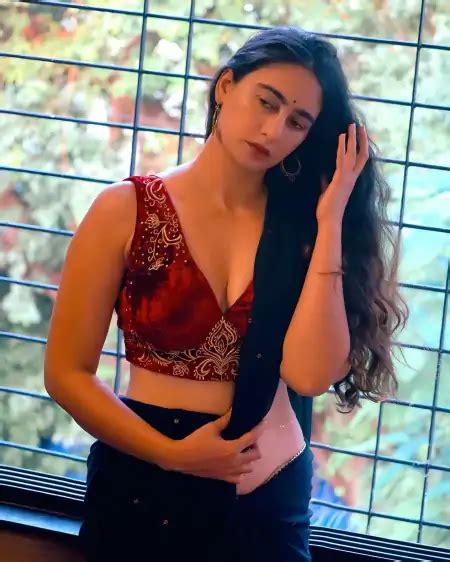 Megha Shukla Stunning Hot Navel Pics And Photos