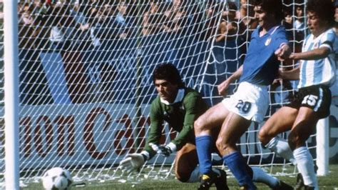 Calcio Lo Stadio Olimpico Intitolato A Paolo Rossi La Camera Approva