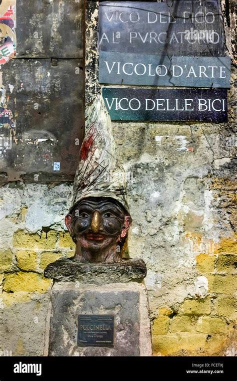 Il Pulcinella est un personnage emblématique originaire de Naples